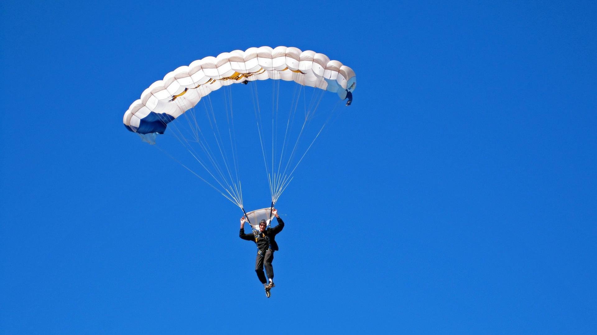《跨国战队交流日:跨文化合作推动电竞全球化》,跨越电竞